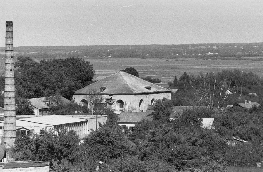 Expedition organized by I. Dvorkin to Ukraine, 1988. Ostroh. City landscape.  At the center of the vista is the Ostroh fortress synagogue (presumably dates back to 16th century). Photo by I. Gorenstein.